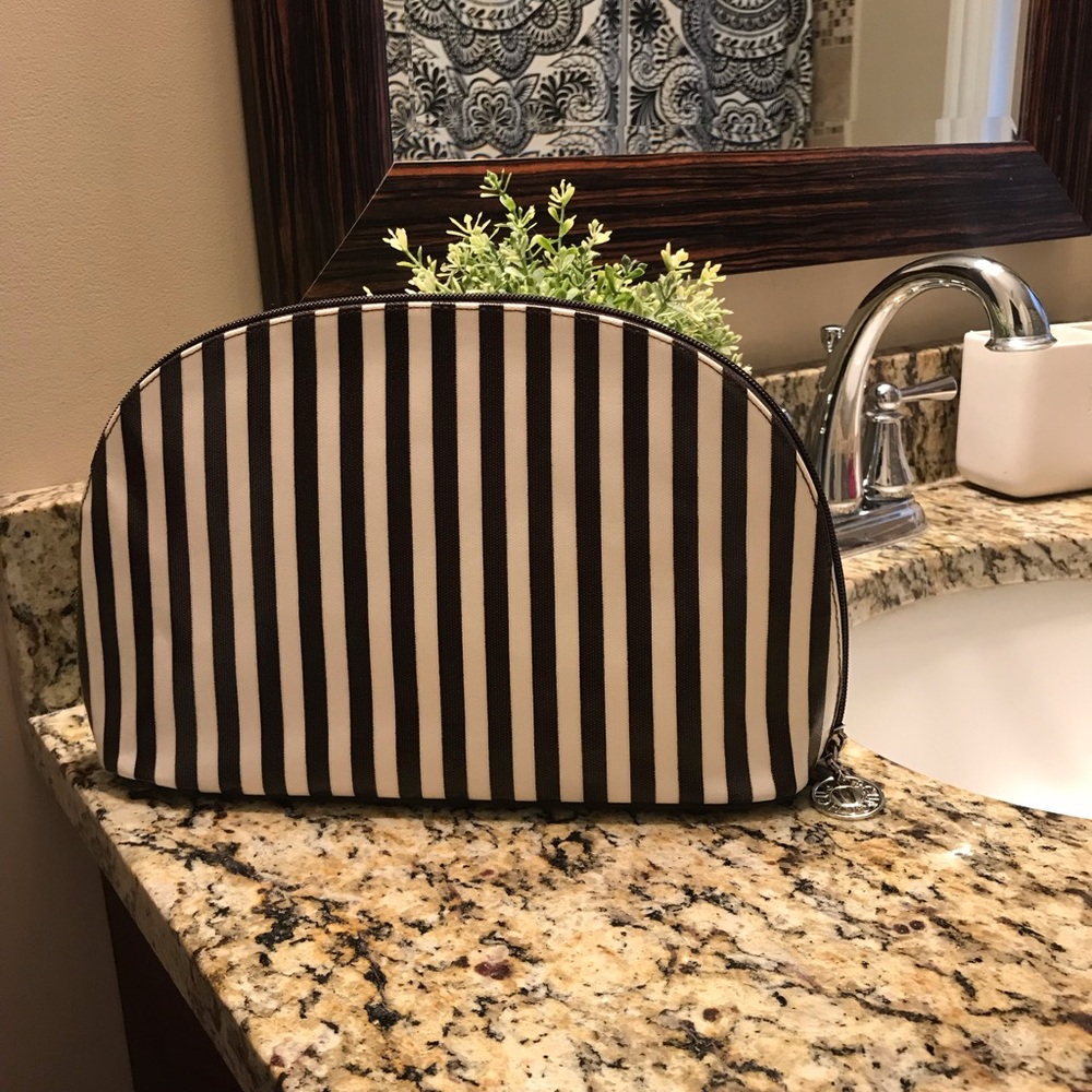 Large pouch
